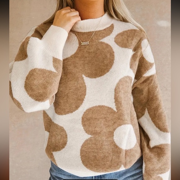 Boutique Sweaters - Flower Retro Style White Brown Sweater